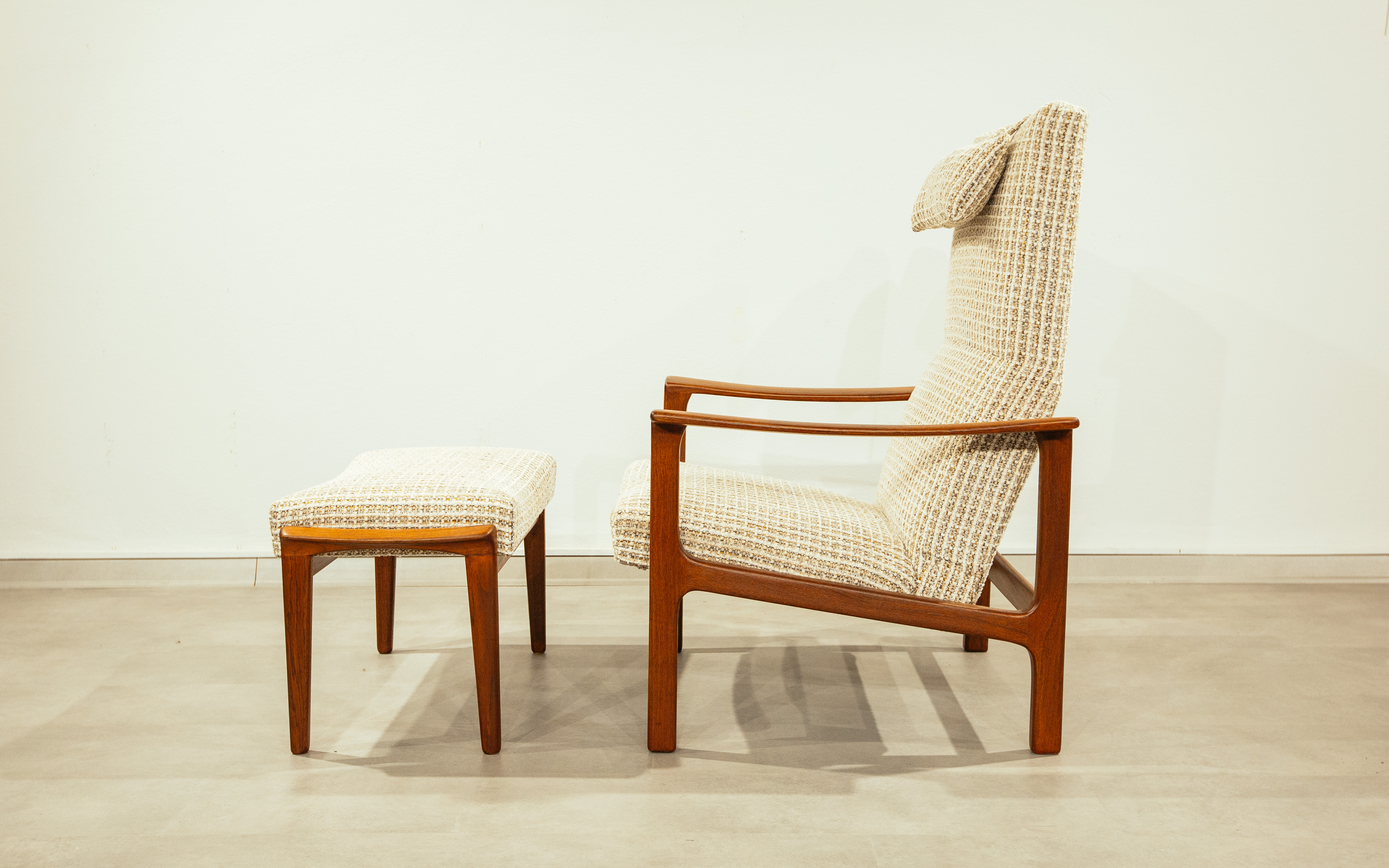 Bröderna Andrersson Chairs with Ottoman 